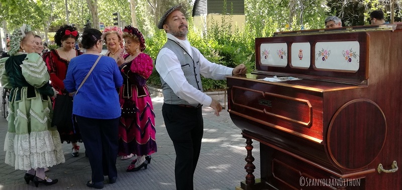 Goya sírhelye, a 13 gombostű és a grillcsirke